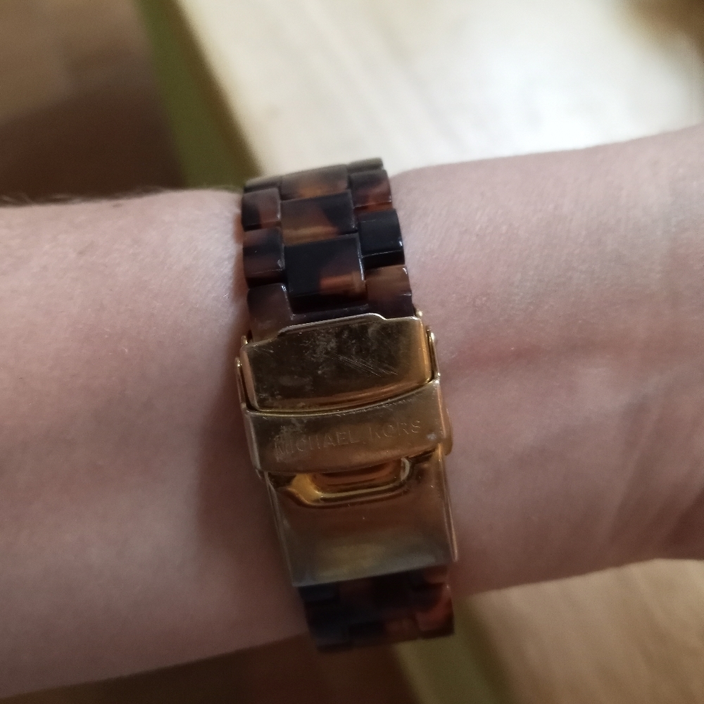 Michael Kors Turtle Shell Watch - Picture 2 of 3